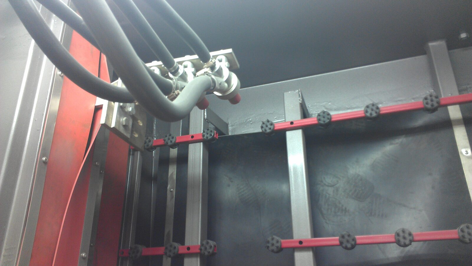 Blast chamber interior showing the gun carriage and glass support rails